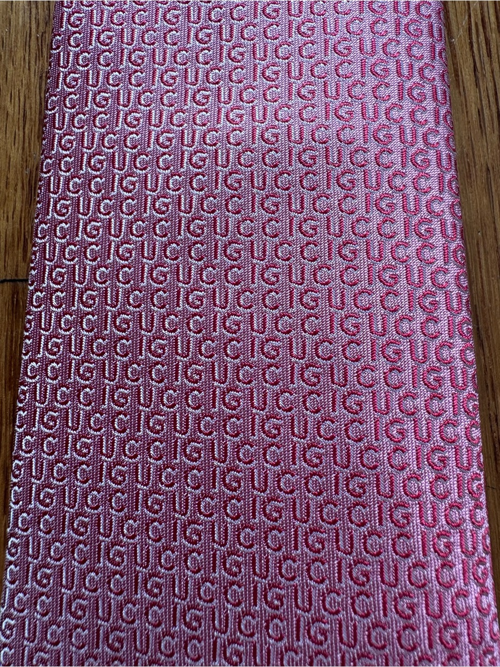 Gucci Men’s Tie Pink Allover Gucci Lettering Made in Italy